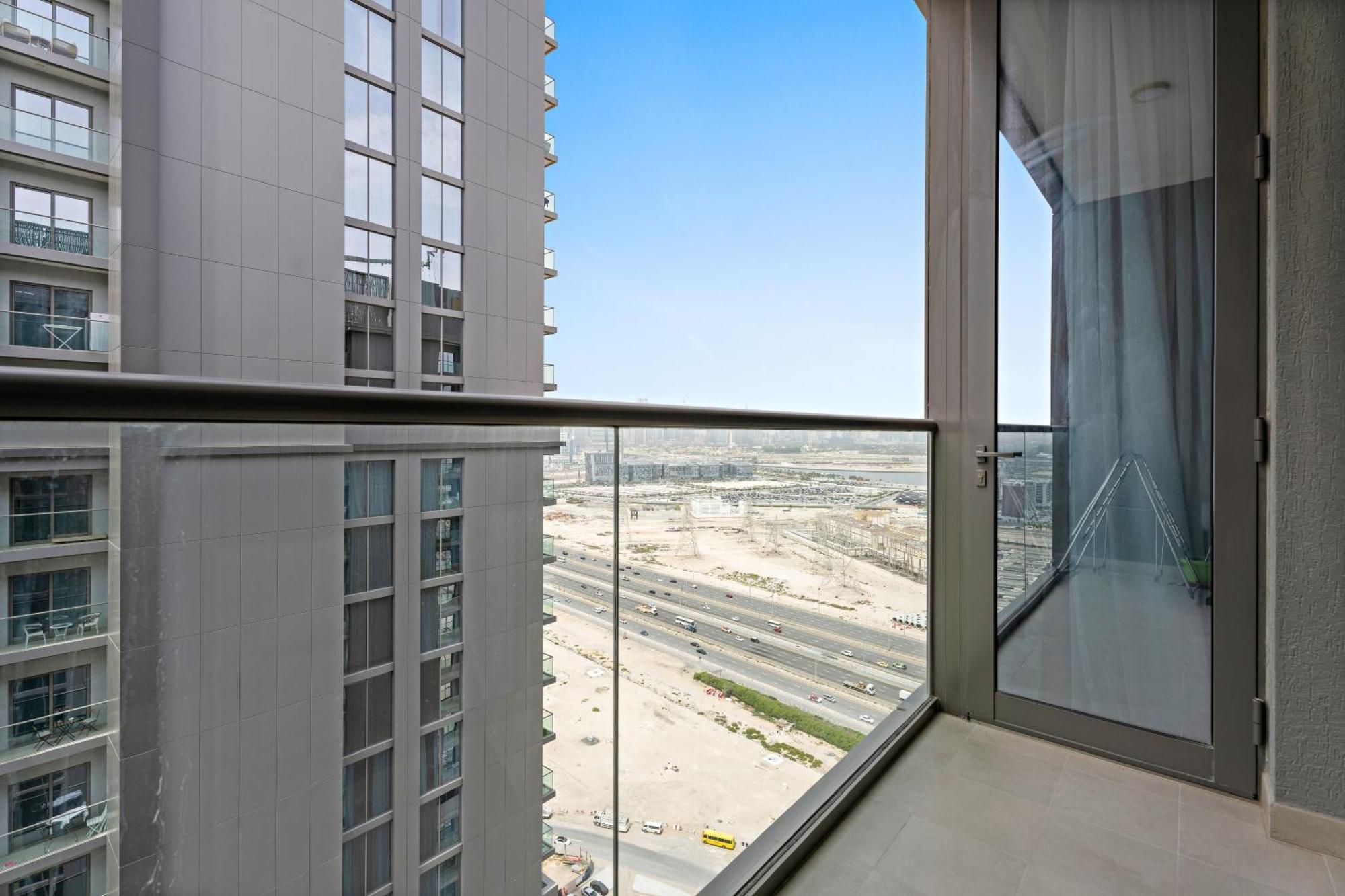 Beautiful 2 Bedroom Next To Business Bay - Sobha Creek Vista Dubai Exterior foto